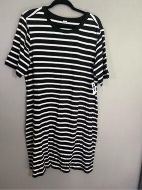 Old Navy Black and White Striped T-Shirt Dress